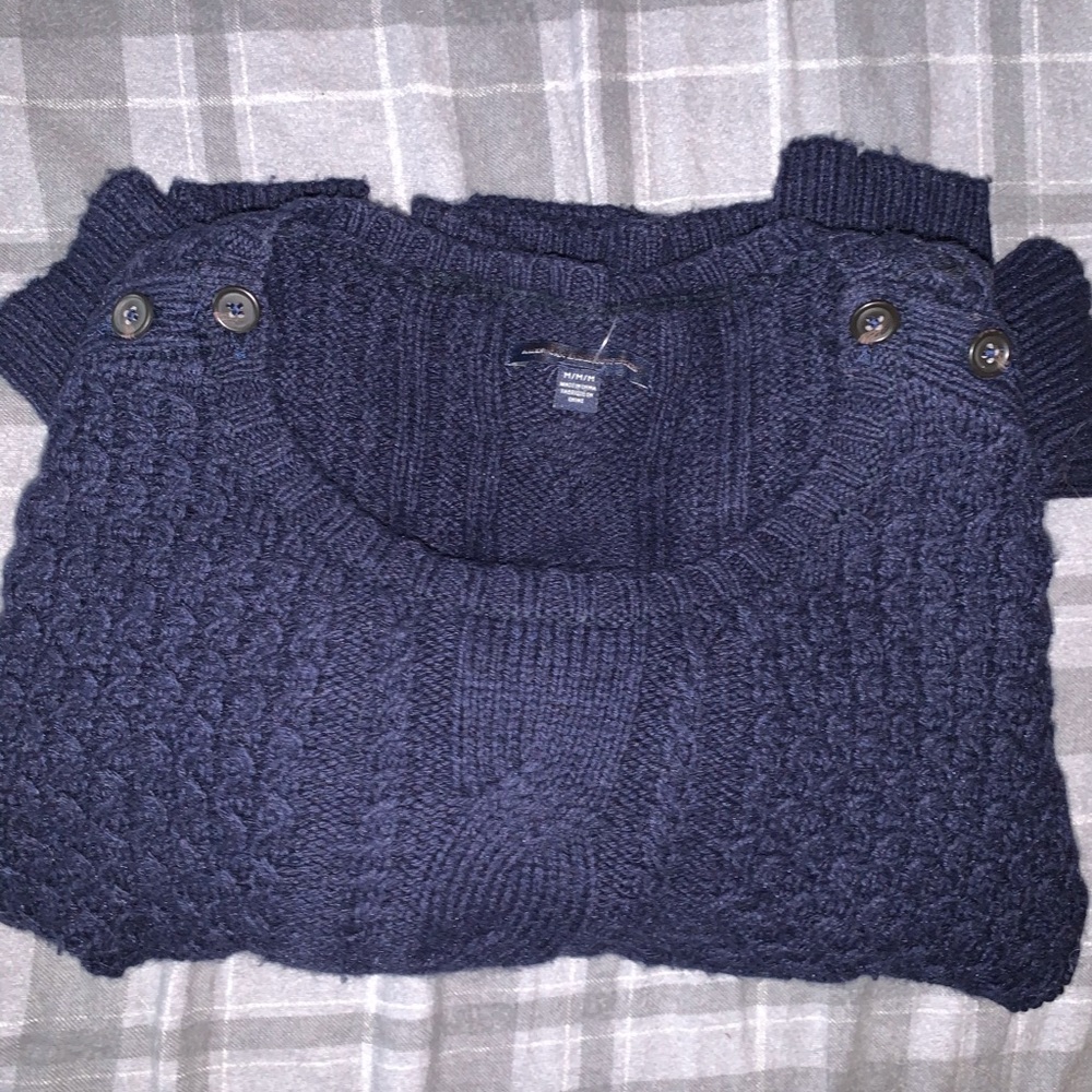 Navy Blue American Eagle sweater!